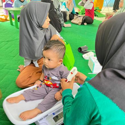 POSYANDU SIKLUS HIDUP DESA BAWAHAN SEBERANG DILAKSANAKAN, PUSKESMAS MATARAMAN BERIKAN PENDAMPINGAN 